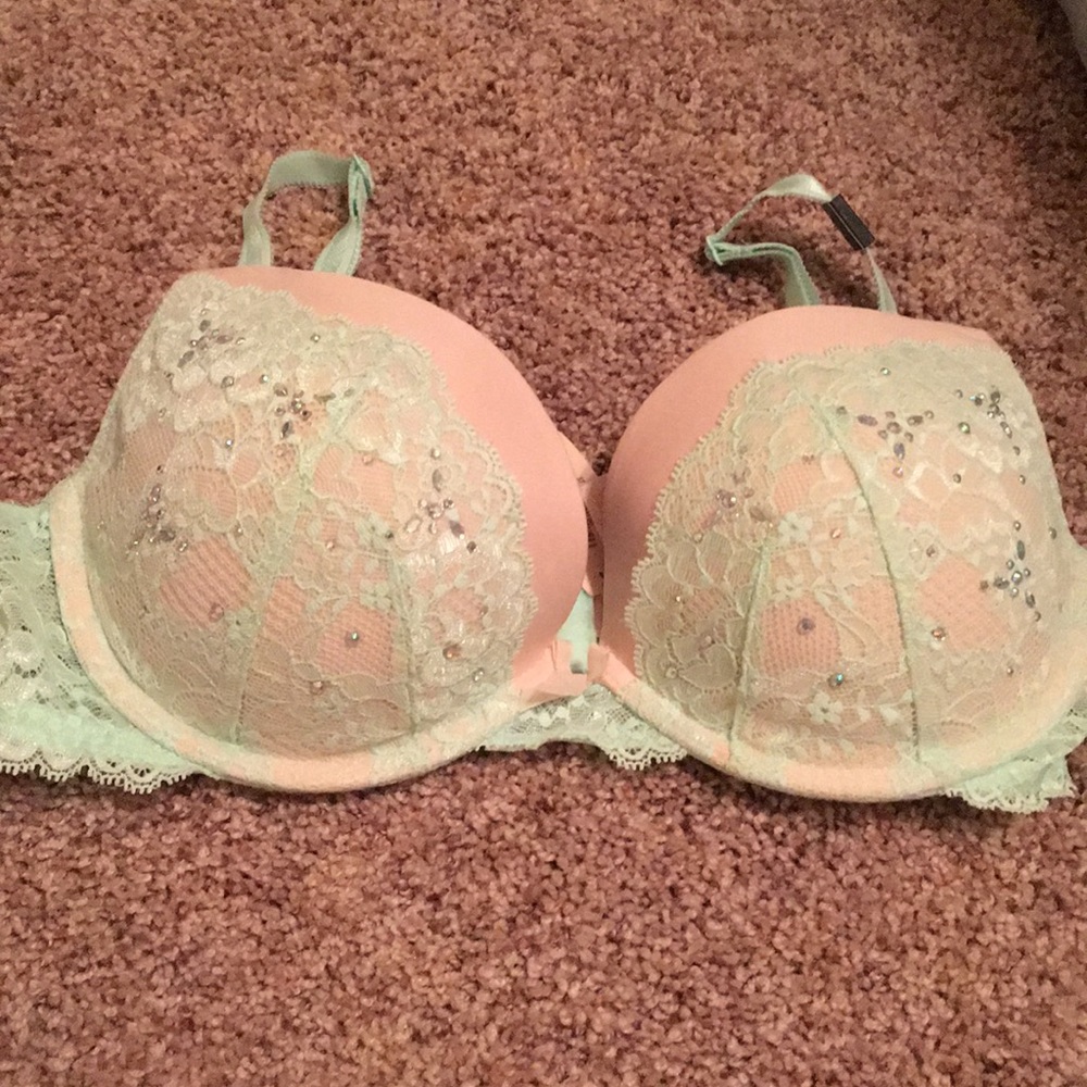 Victoria’s Secret Dream Angels Mint Lace Bra
